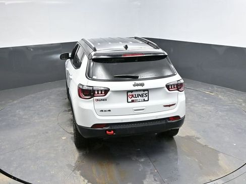 Used 2025 Jeep Compass Trailhawk image 41
