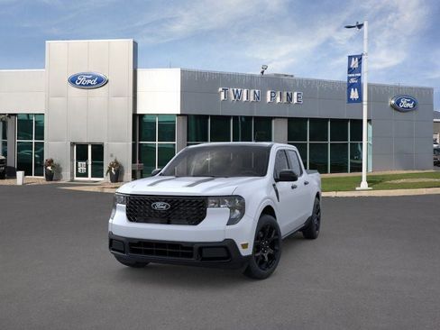 New 2025 Ford Maverick XLT w/ Equipment Group 301A AWD/4WD image 2