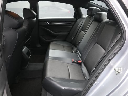 Used 2018 Honda Accord Sport image 12