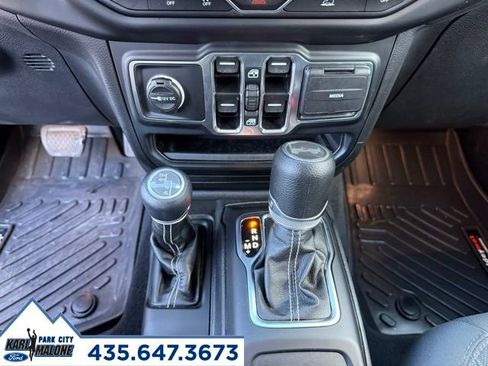 Used 2023 Jeep Wrangler Unlimited Sahara w/ Cold Weather Group AWD/4WD image 24