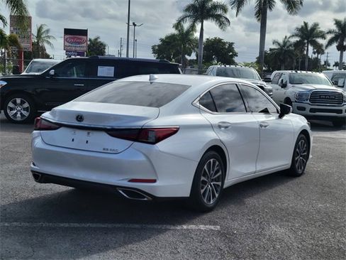 Used 2023 Lexus ES 350 image 4