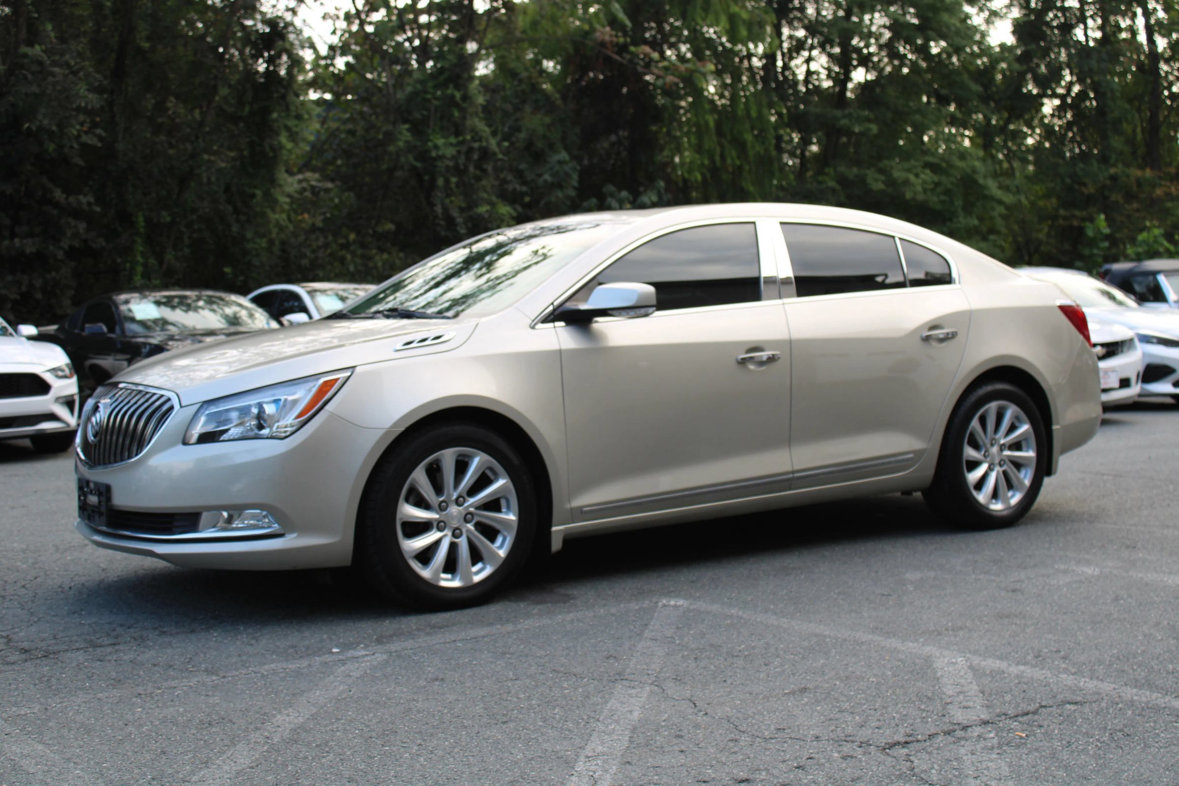 Used 2016 Buick LaCrosse Leather FWD image 4
