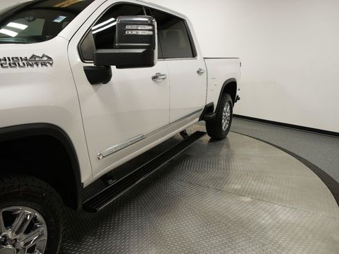 Certified 2024 Chevrolet Silverado 3500 High Country w/ High Country Premium Package AWD/4WD image 4