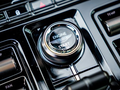 New 2025 Aston Martin DBX 707 image 21