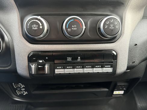 Used 2020 RAM 3500 Tradesman image 12