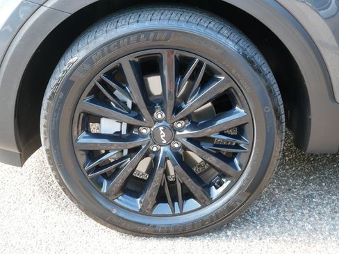 Certified 2022 Kia Telluride SX w/ SX Prestige Package AWD/4WD image 15