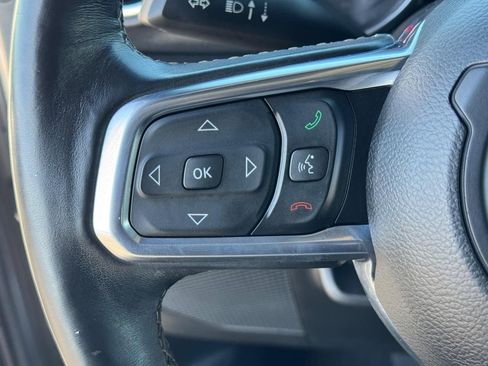 Used 2018 Jeep Wrangler Unlimited Sahara image 20