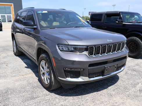 Used 2023 Jeep Grand Cherokee L Limited w/ Luxury Tech Group II AWD/4WD image 11