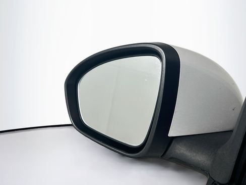 Used 2025 Nissan Sentra SV FWD image 16