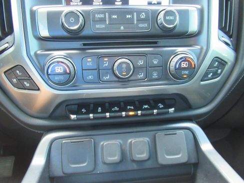 Used 2018 Chevrolet Silverado 1500 LTZ Z71 w/ Centennial Edition AWD/4WD image 28