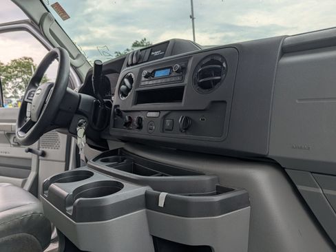 Used 2021 Ford E-450 and Econoline 450 Super Duty RWD image 15