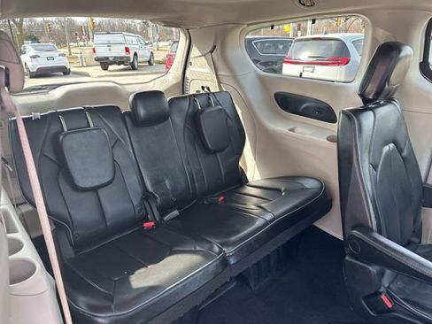 Used 2020 Chrysler Pacifica Limited FWD image 22