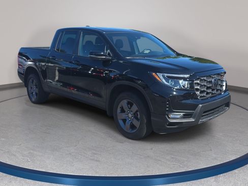 Used 2024 Honda Ridgeline TrailSport image 3