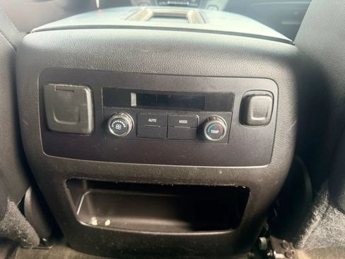 Used 2015 Chevrolet Suburban LT AWD/4WD image 24