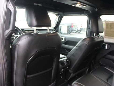 Used 2023 Jeep Wrangler Unlimited Sahara w/ Cold Weather Group AWD/4WD image 26