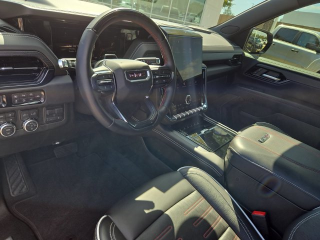 Used 2025 GMC Yukon XL AT4 Ultimate AWD/4WD image 10
