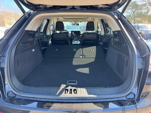 Used 2021 Lincoln Nautilus Reserve w/ Equipment Group 201A image 8