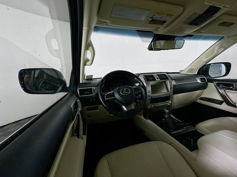 Used 2021 Lexus GX 460 Luxury w/ Sport Design Package image 18