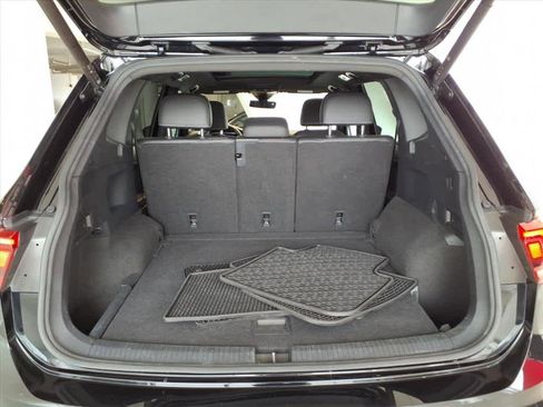 Used 2022 Volkswagen Tiguan SEL R-Line image 20