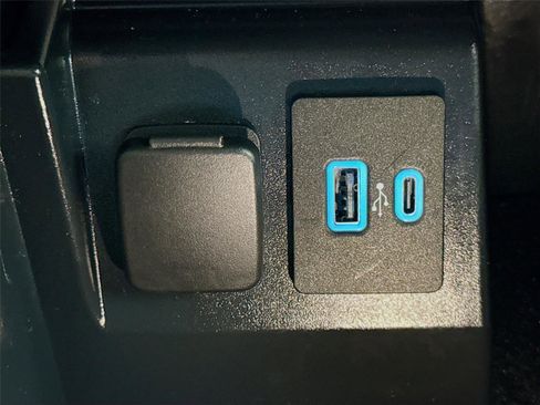 Used 2022 Ford Explorer ST w/ Equipment Group 401A image 17