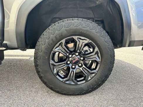 Used 2025 GMC Canyon Elevation w/ Convenience Package RWD image 8