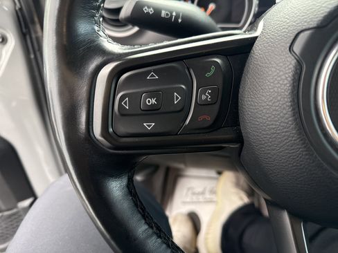 Used 2021 Jeep Gladiator Sport image 18