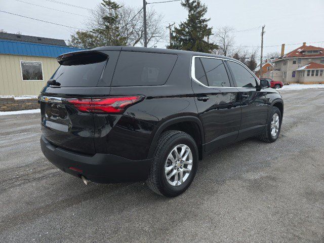 Used 2023 Chevrolet Traverse LS FWD image 4