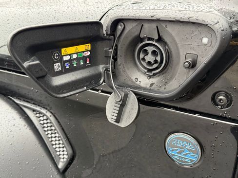 Used 2025 Jeep Wrangler Unlimited Sport S 4xe w/ Convenience Group image 17