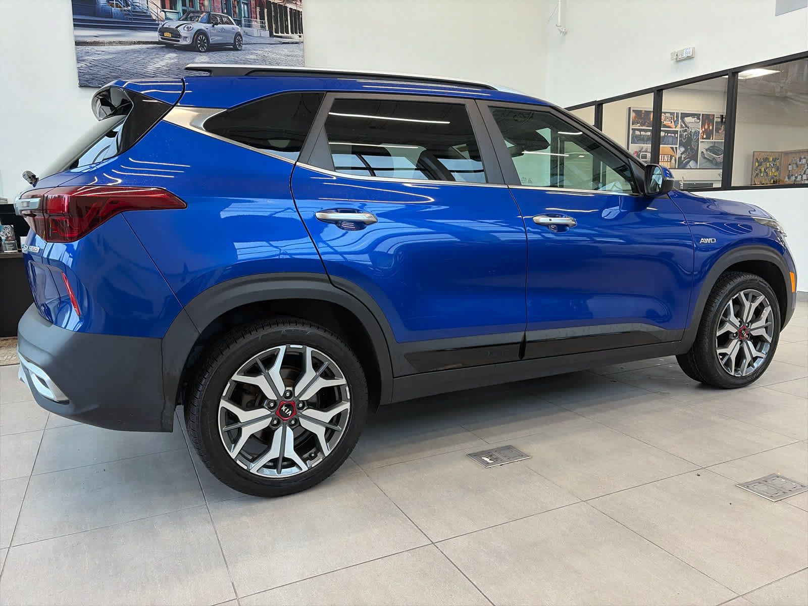 Used 2021 Kia Seltos SX w/ SX Sunroof Package AWD/4WD image 4