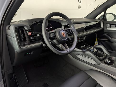 New 2026 Porsche Cayenne image 4