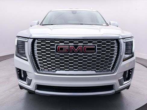 Used 2021 GMC Yukon Denali w/ Denali Premium Package image 15