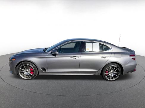 Used 2025 Genesis G70 2.5T image 8