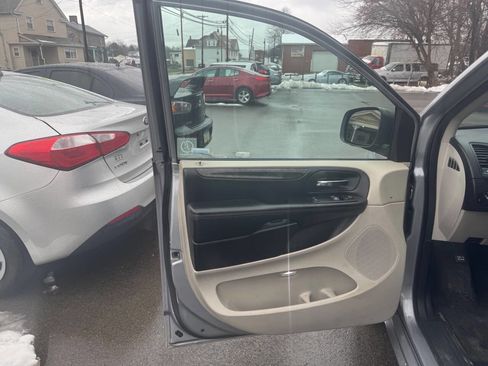 Used 2014 Dodge Grand Caravan SE w/ Quick Order Package 29E SE image 9