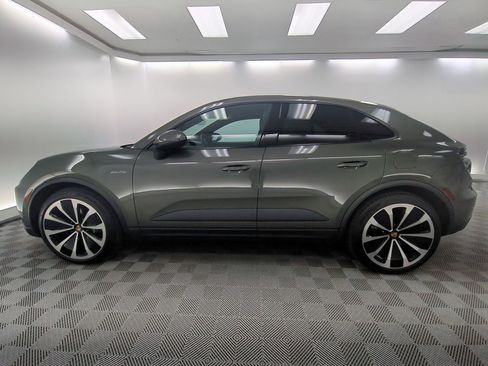 Certified 2025 Porsche Macan Electric RWD image 2