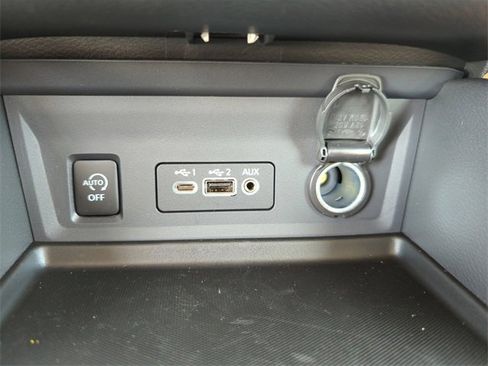 New 2025 Nissan Sentra SV w/ SV Premium Package image 31