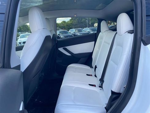 Used 2021 Tesla Model Y Long Range AWD/4WD image 11