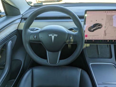 Used 2021 Tesla Model 3 Standard Range Plus image 16