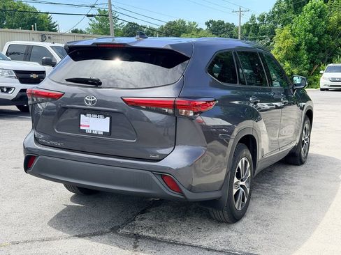 Used 2020 Toyota Highlander XLE FWD image 6