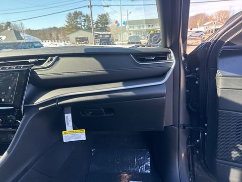 New 2026 Jeep Grand Cherokee Laredo image 28