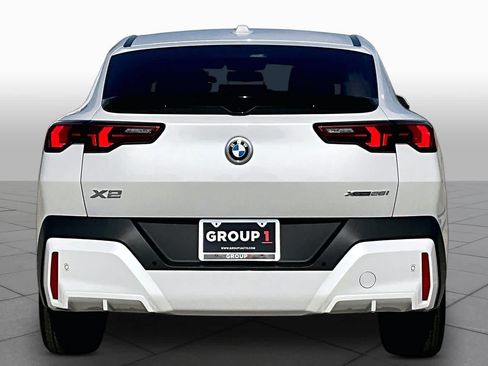 Used 2026 BMW X2 xDrive28i AWD/4WD image 4