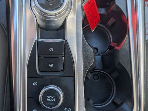 Used 2020 Ford Explorer Limited image 28