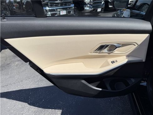 Used 2019 BMW 330i Sedan w/ Premium Package image 19