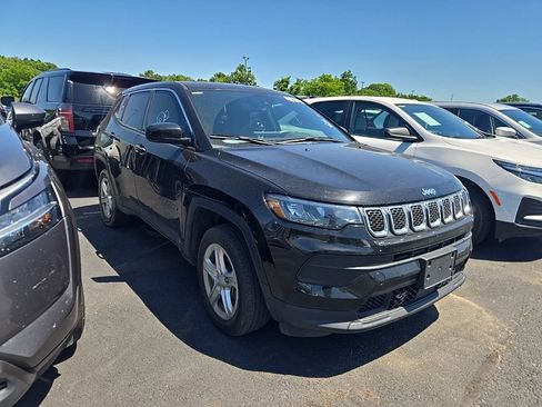 Used 2023 Jeep Compass Sport AWD/4WD image 2