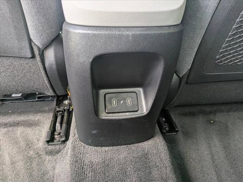 Certified 2025 Hyundai Elantra Limited image 17