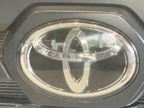 Used 2019 Toyota Tacoma SR AWD/4WD image 10