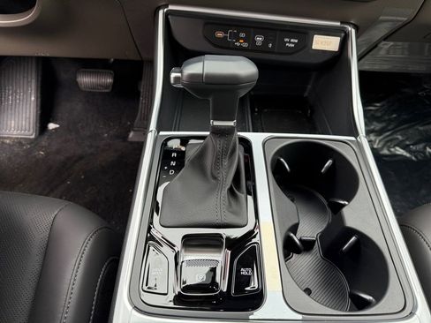 New 2026 Kia Carnival SX FWD image 18