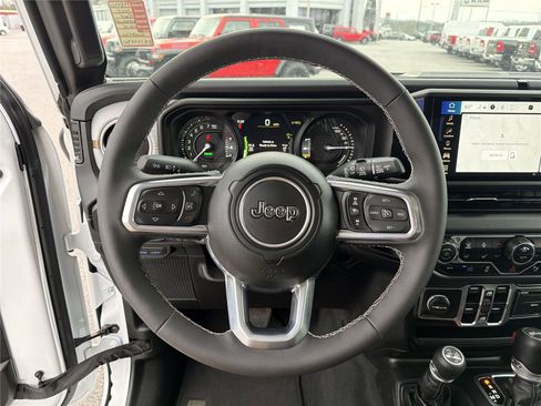 Used 2025 Jeep Wrangler Sahara w/ Safety Group image 24