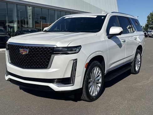 Certified 2024 Cadillac Escalade Luxury AWD/4WD image 1