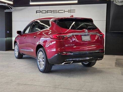 Used 2020 Buick Enclave Premium w/ Sun and Sites Package image 3