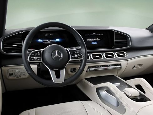 Used 2023 Mercedes-Benz GLE 450 4MATIC image 2